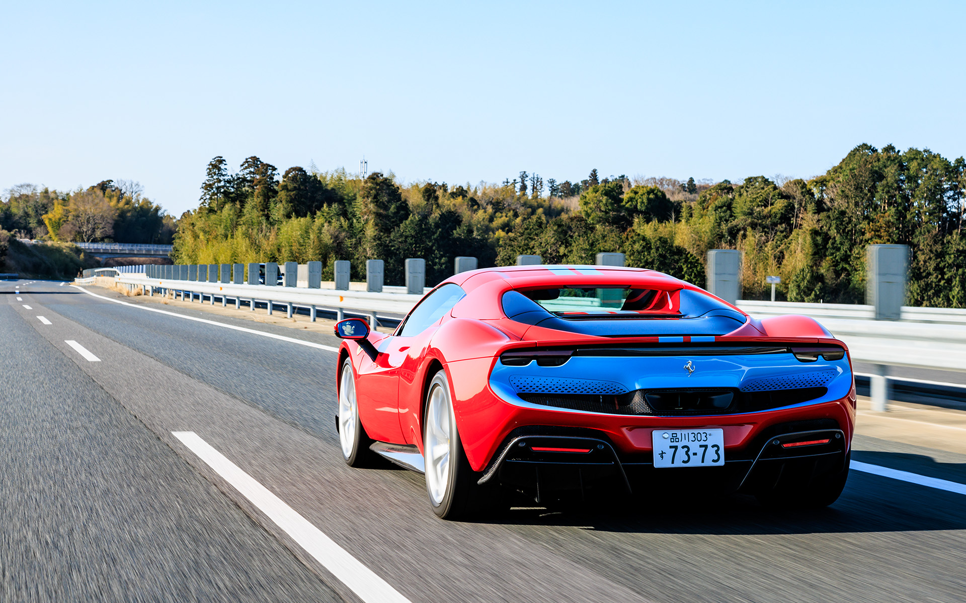 印象的な地を這うようなフィーリング