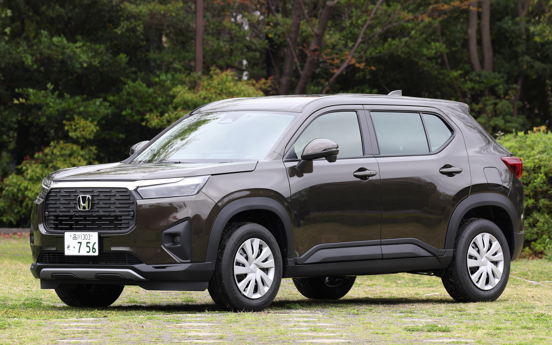 車名のWR-Vは「Winsome（楽しさ、快活さ） Runabout Vehicle」の頭文字を組み合わせたもの