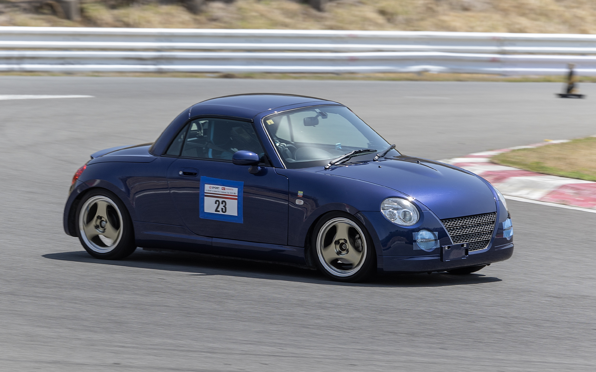 コペンビギナークラスで総合17位。ベストタイムは43秒130。普段も使うのでブレーキまわりはノーマルのまま。そのためサーキット走行ではブレーキがフェード気味で攻めきれなかったようだ