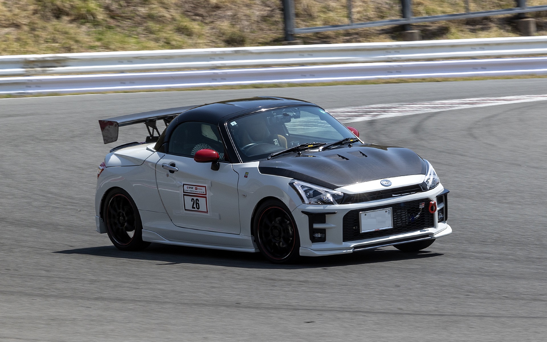 サーキット走行は久しぶりとのことだったが、MTのおもしろさが味わえるのでやはり楽しいという。コペンビギナークラスで総合順位は4位。タイムは41秒199