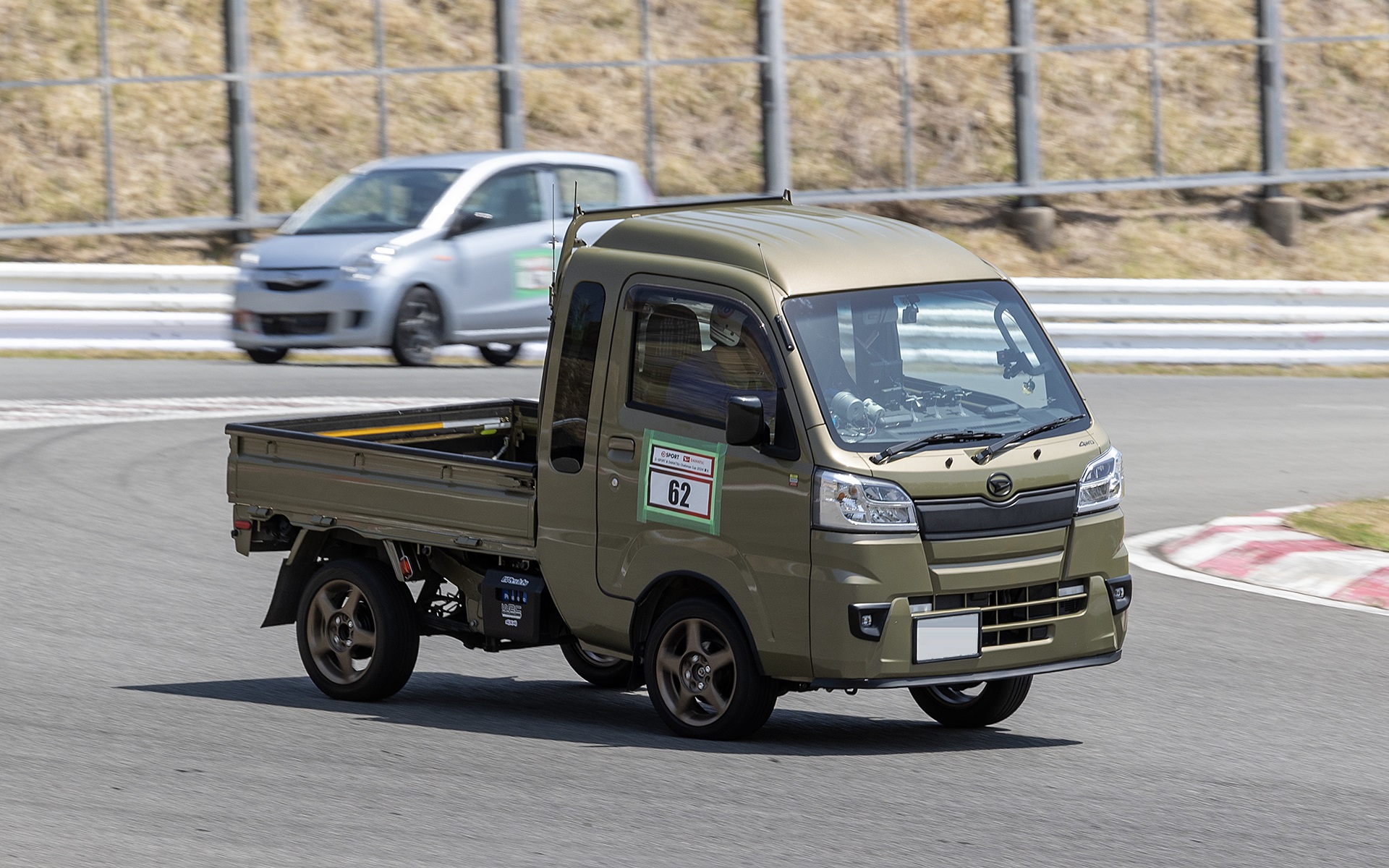 リアのLSDも入っているので見た目のわりに走行安定性は高いようだった。NA＆レディースクラスの総合順位は19位。タイムは49秒368