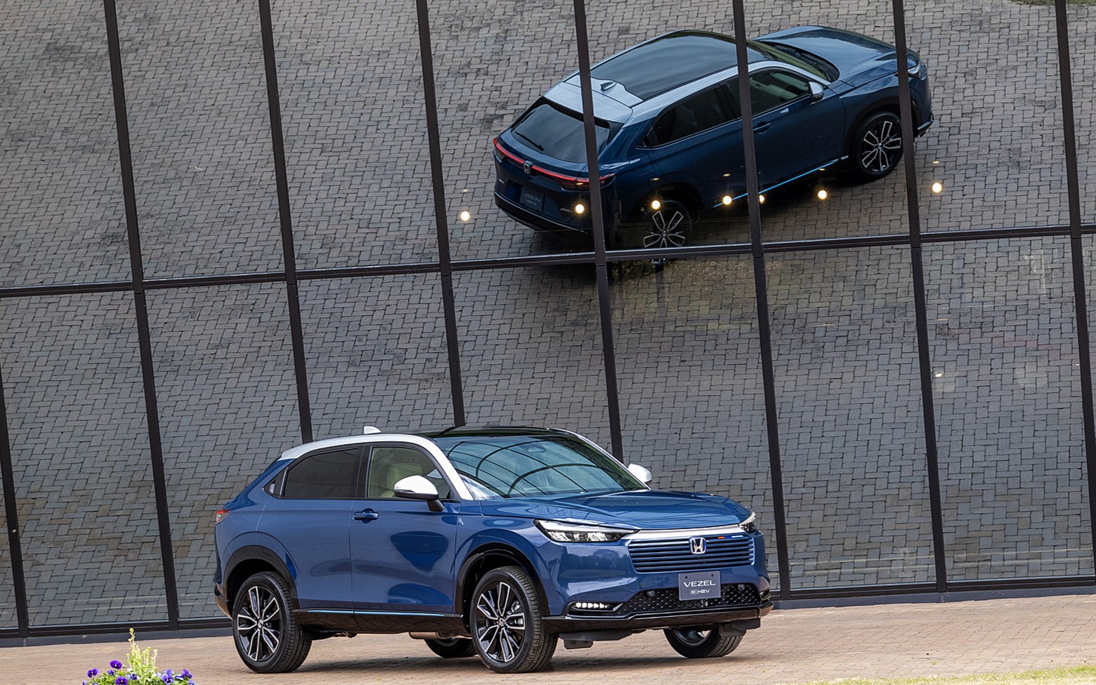 e：HEV Zをベースに新設定された「e：HEV Z プレイパッケージ」は都会をイメージしたモデル