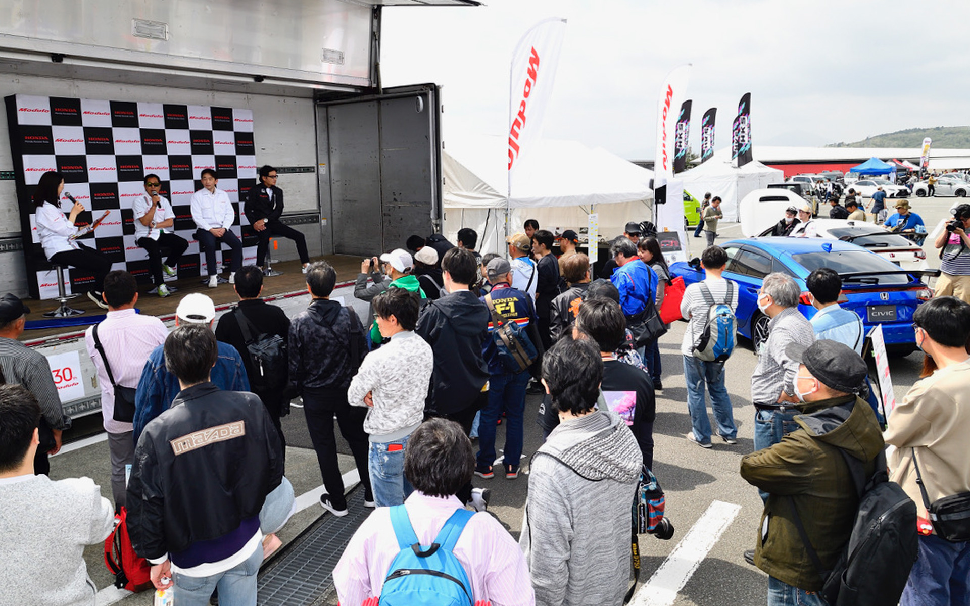 富士スピードウェイのAパドックに構えたホンダアクセスブースでは、朝10時から1回目のトークショーがスタートし、たくさんの方々に集まっていただきました。計4回ものトークショーで、Moduloのこだわりや歴史をお伝えできたのではないかと思います