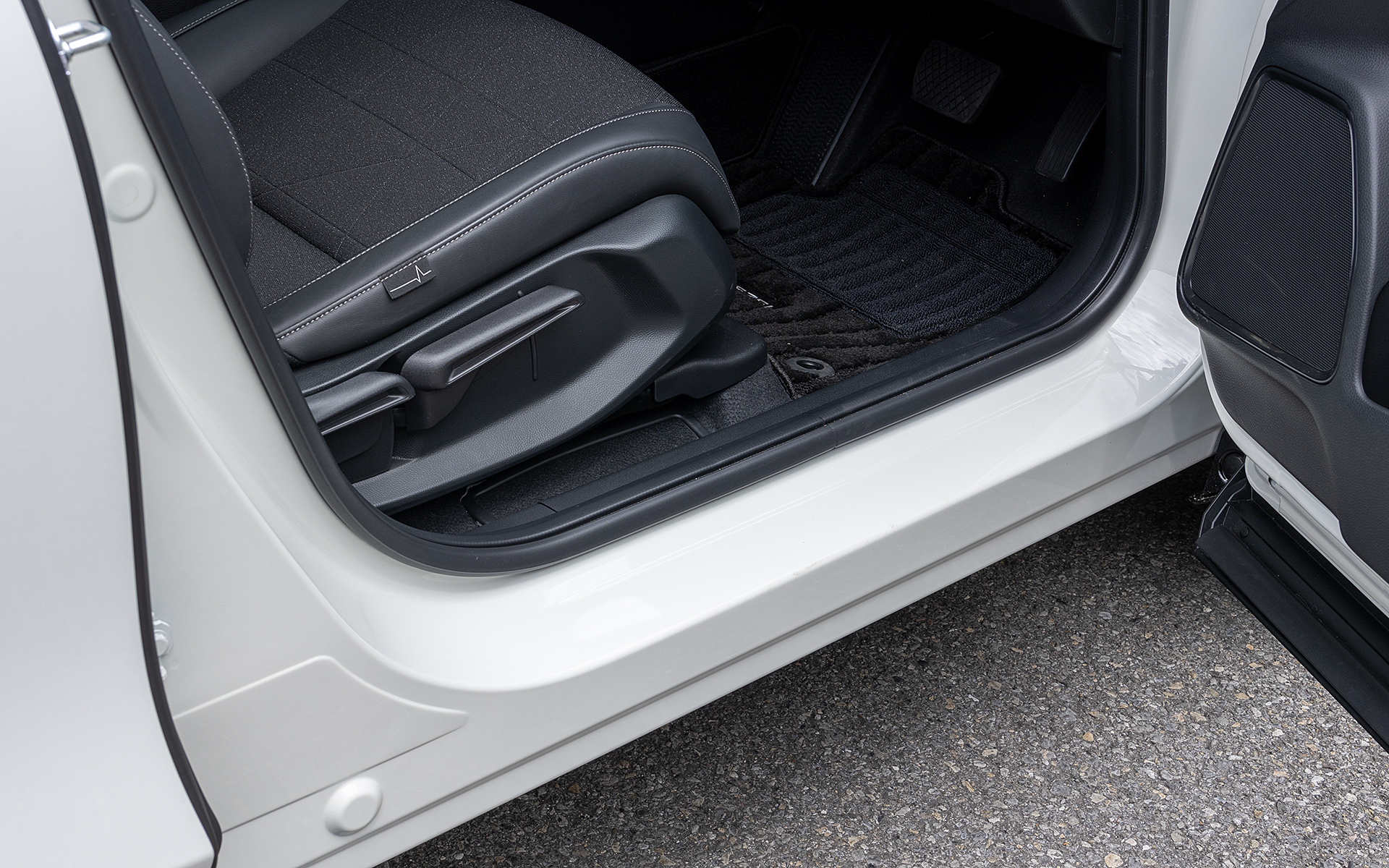 フロントドア開口部