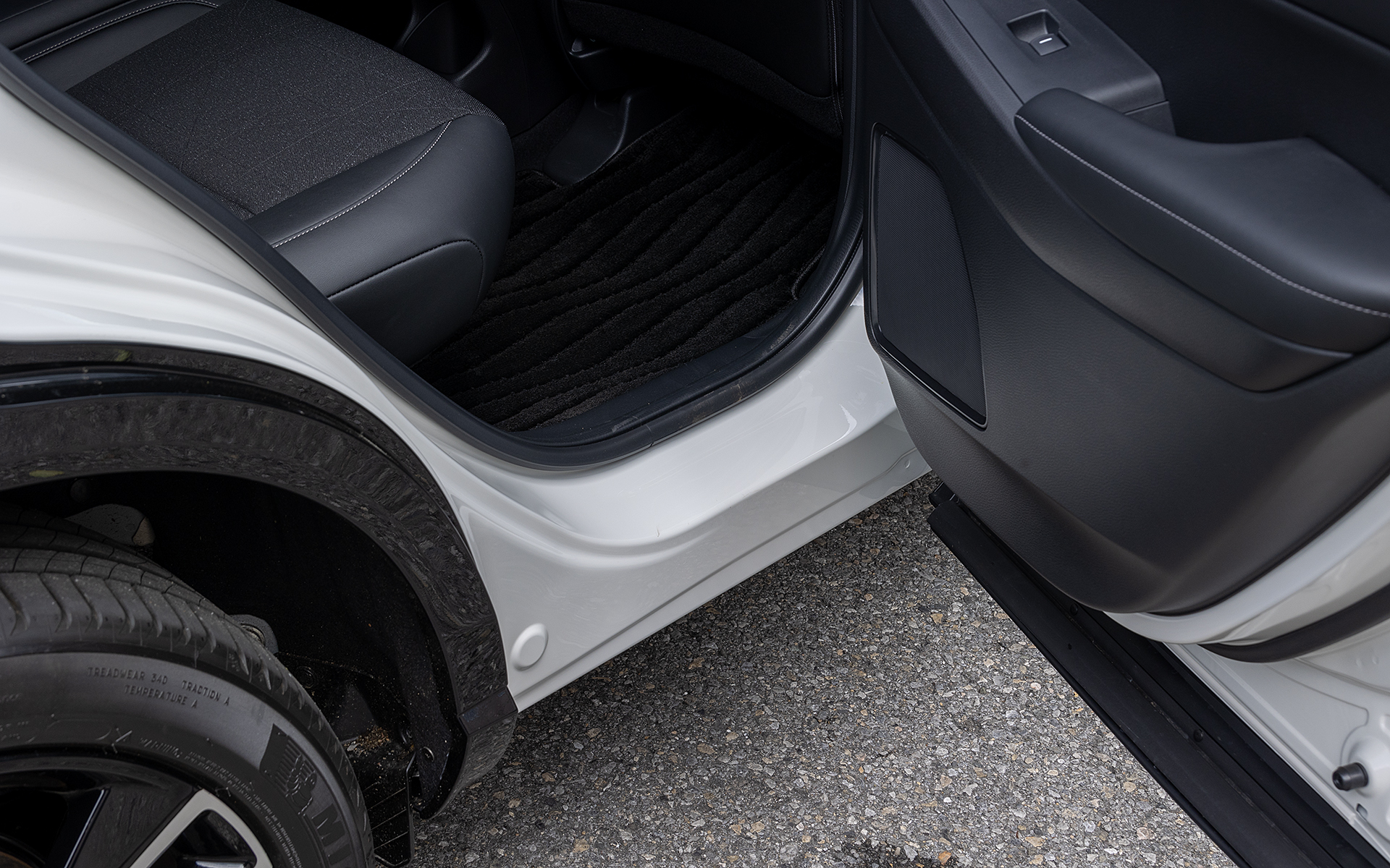 リアドア開口部