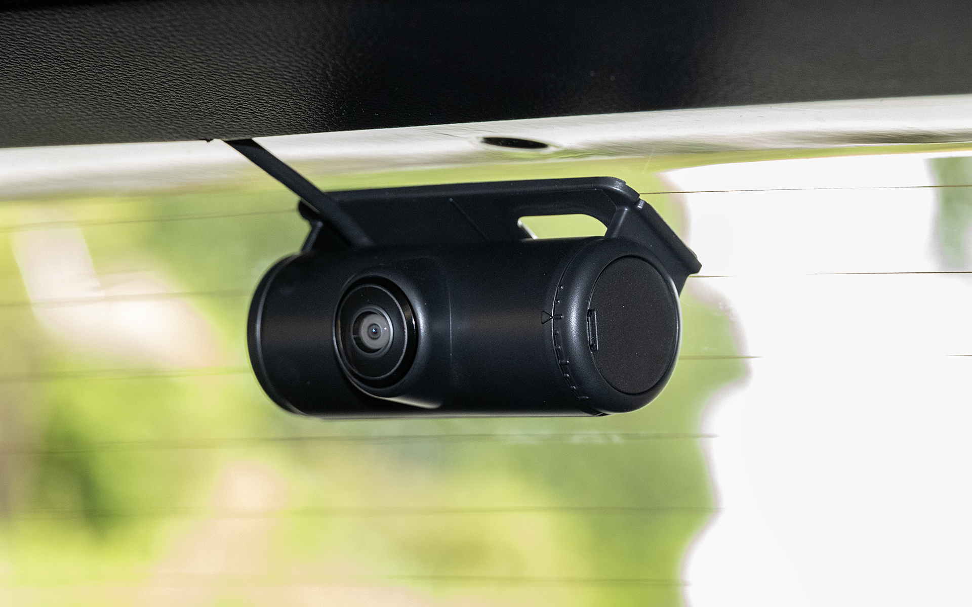 後方カメラには室内向きのカメラも付いている