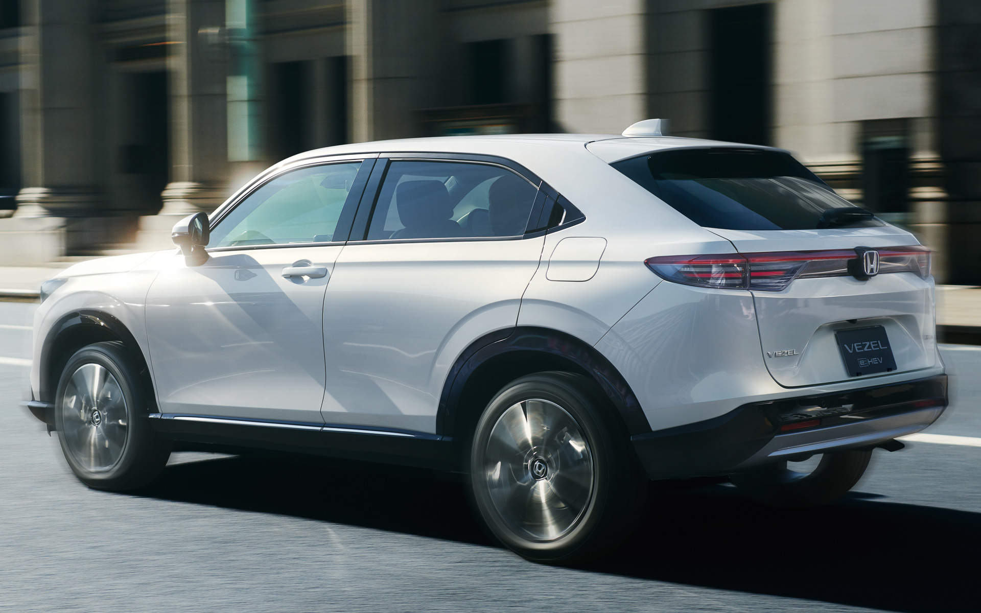 旧モデルから全長が10mm長くなっている