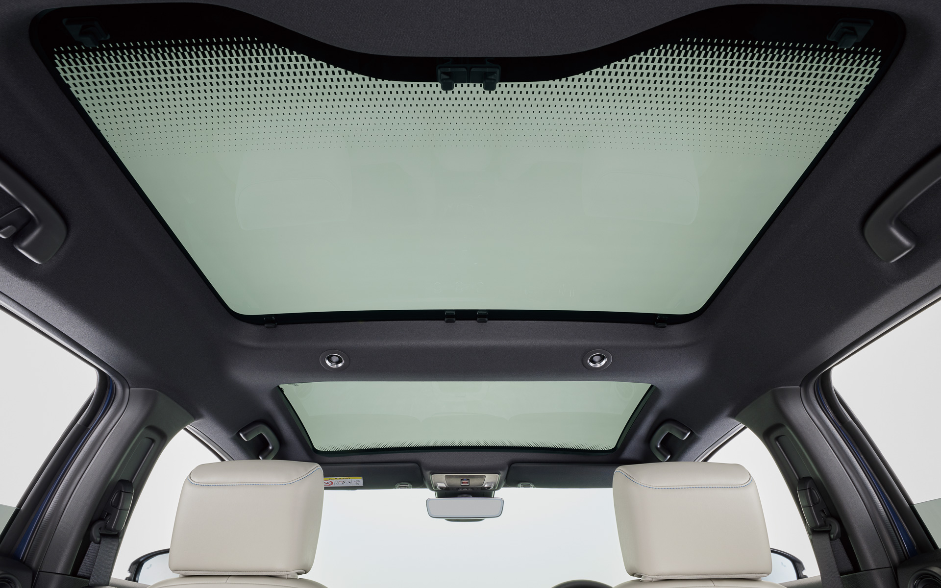 パノラマルーフは、e：HEV Z プレイパッケージのみのオプション設定