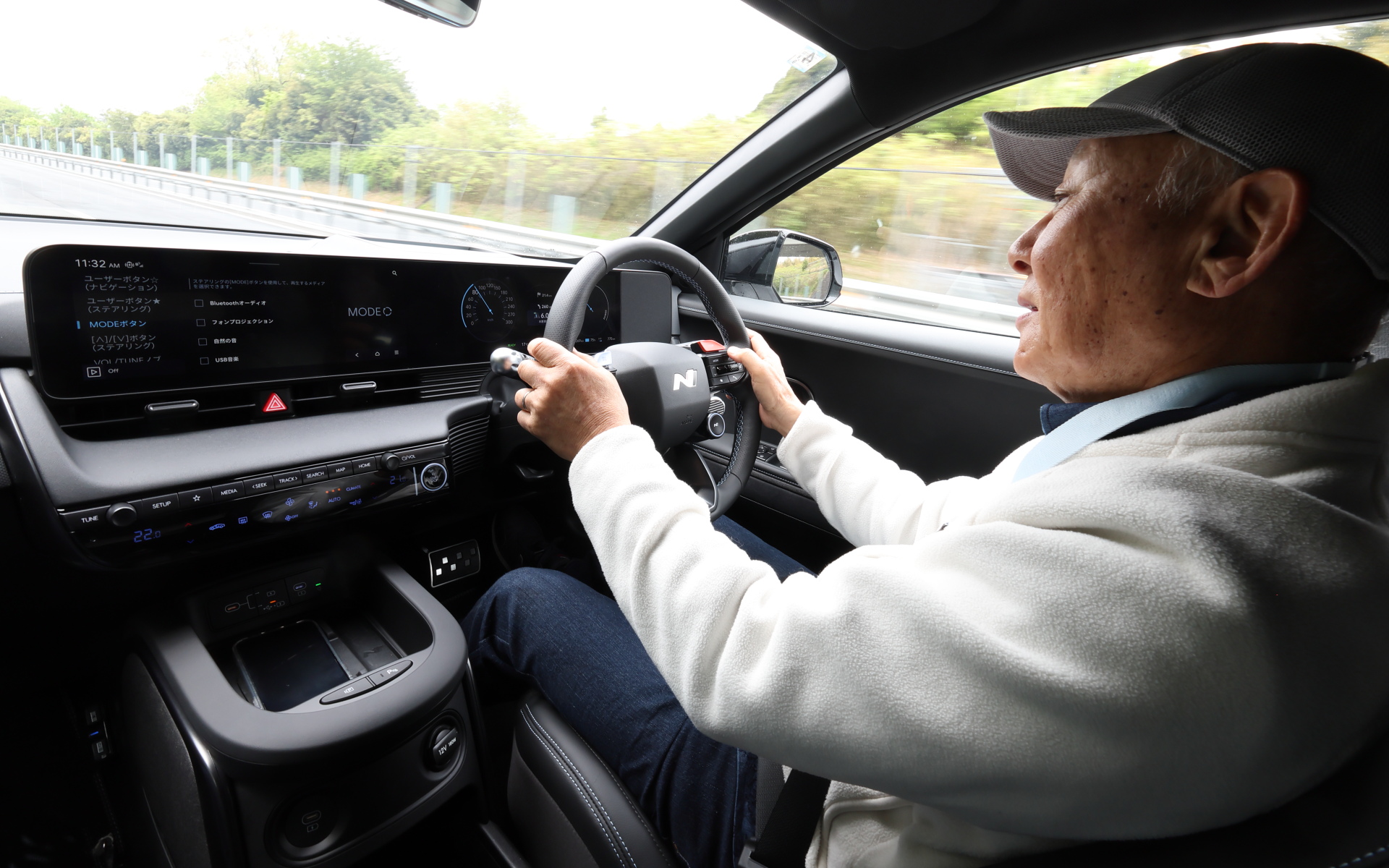 一般道の試乗も行なったが、硬すぎることもなく普段乗りにも使えるレベルであった