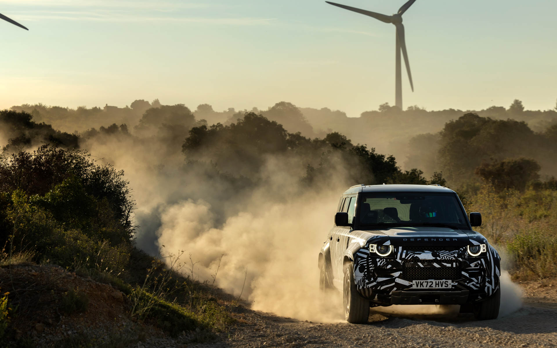 ディフェンダー オクタ