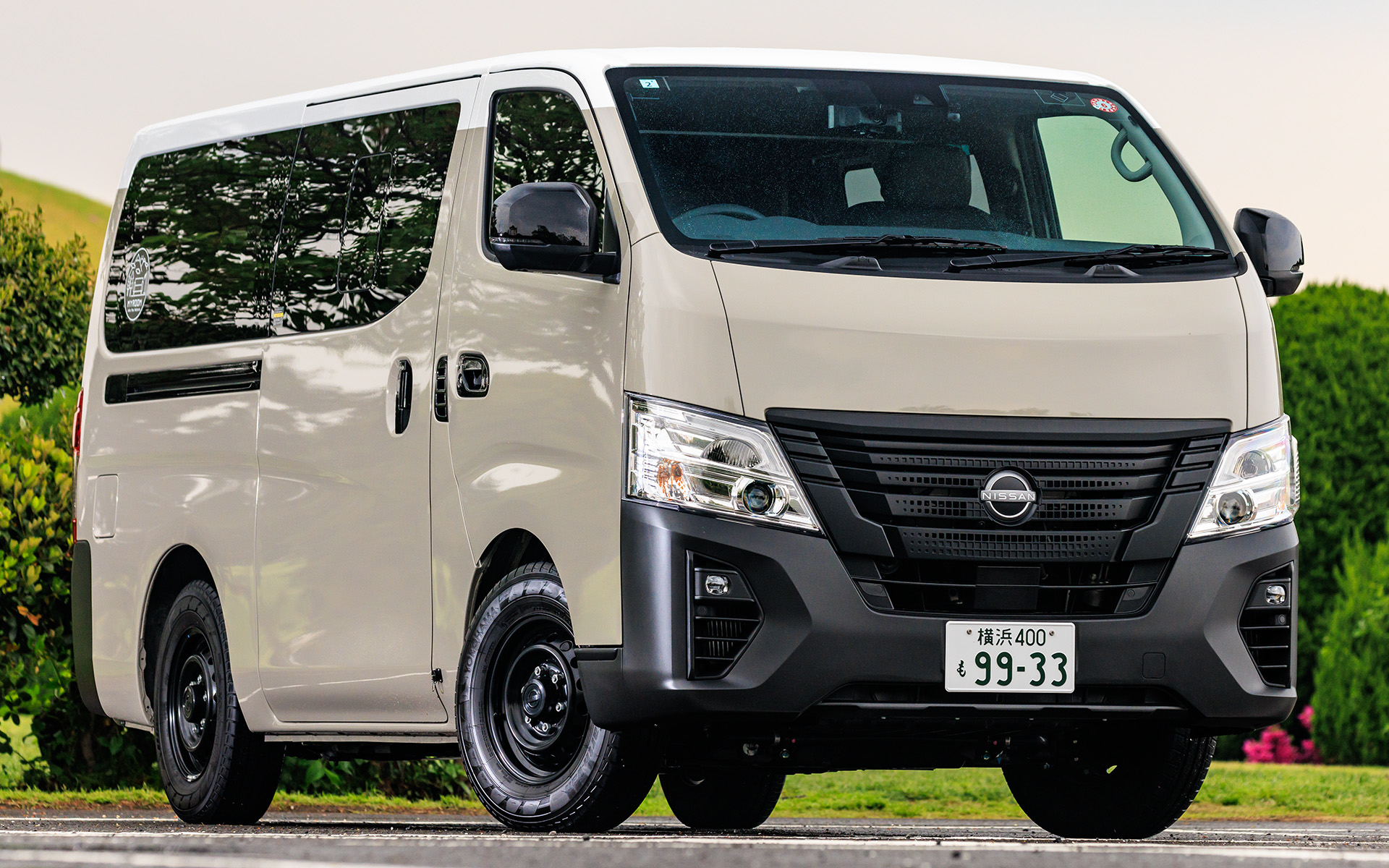 ボディサイズは4ナンバーサイズとなる4695×1695×1975mm（全長×全幅×全高）で取り回しがよい