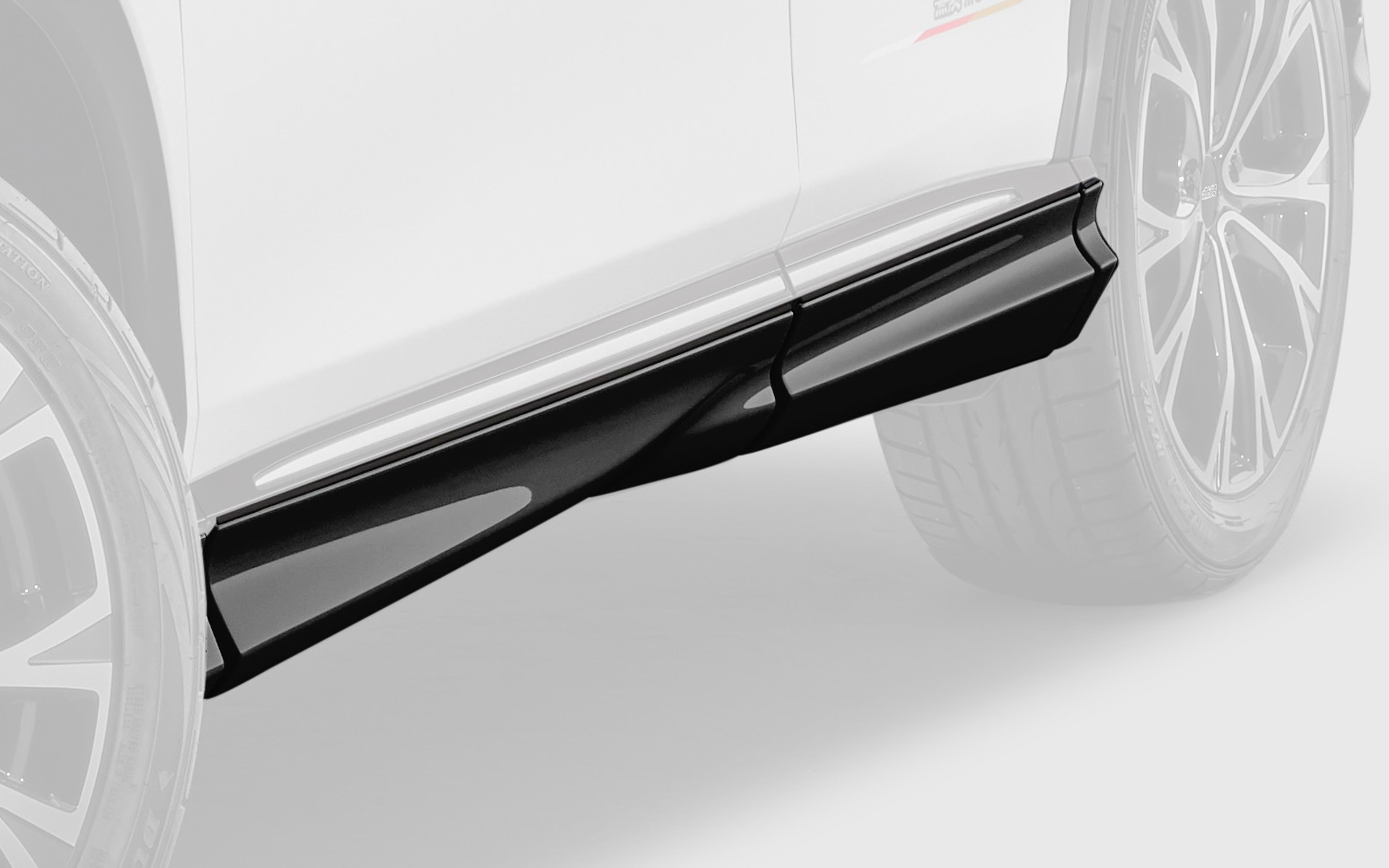 サイドガーニッシュ　価格11万円（塗装済）、9万9000円（未塗装）