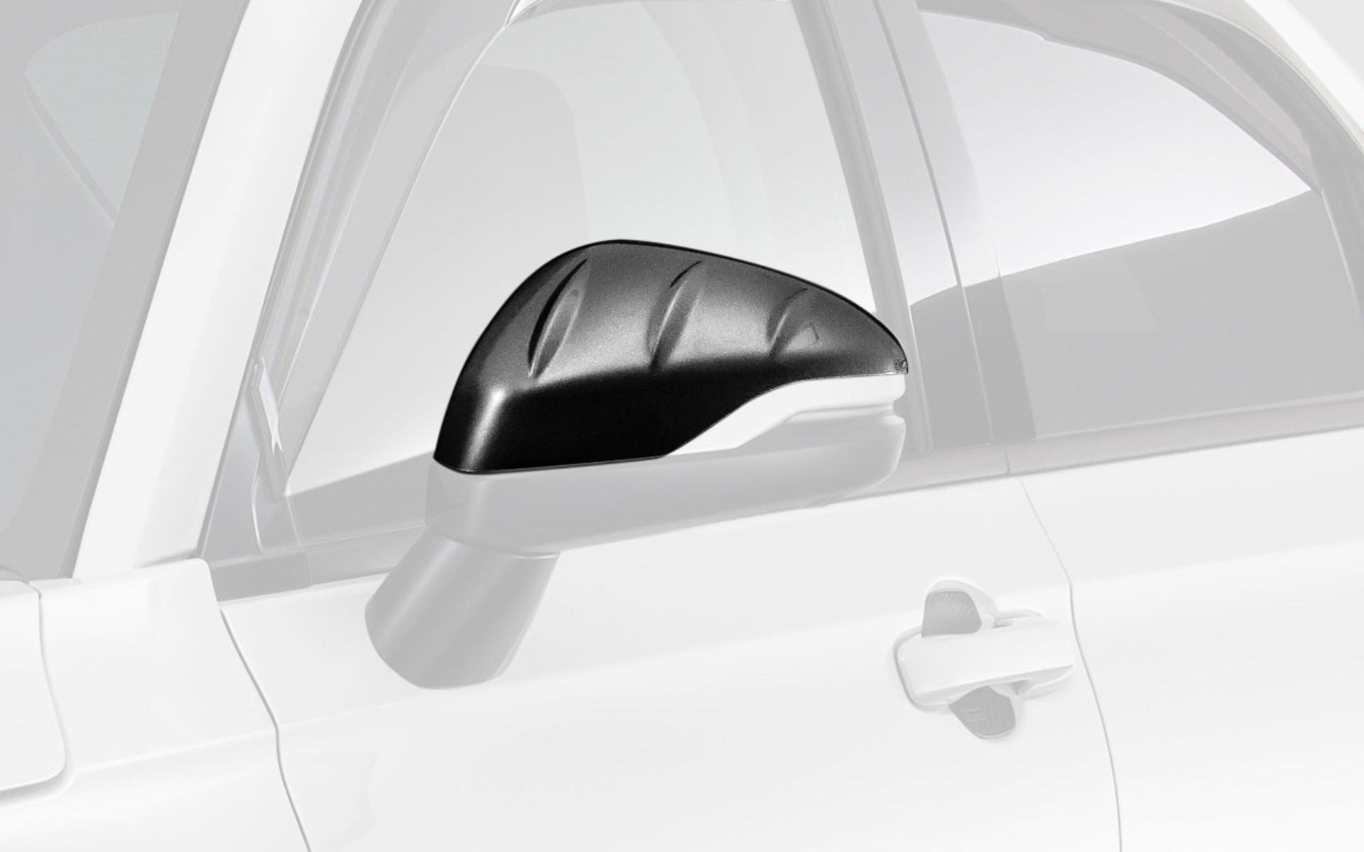 ドアミラーカバー　価格3万9600円（塗装済）、3万4100円（未塗装）