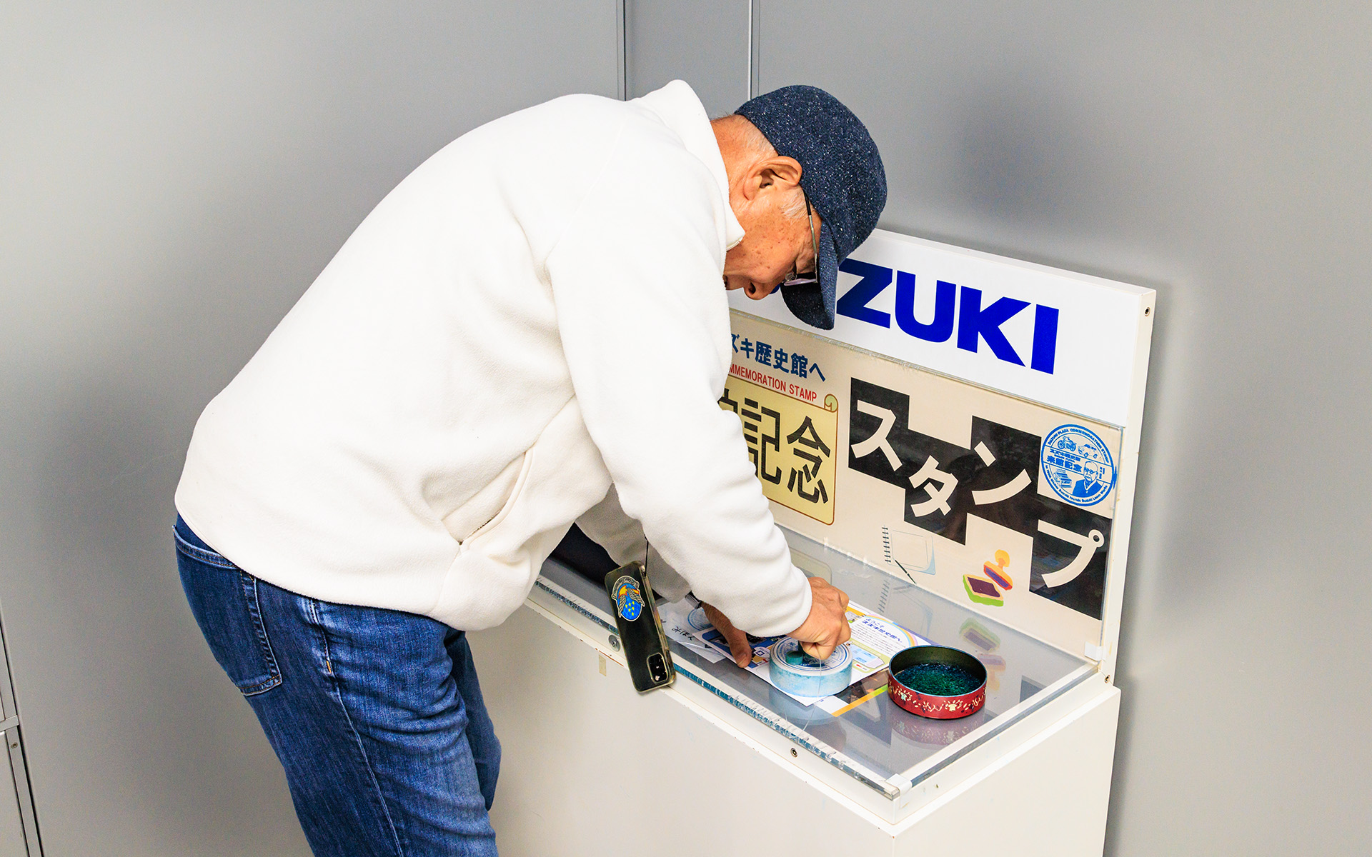 スズキ歴史館の入り口では記念スタンプを押せる