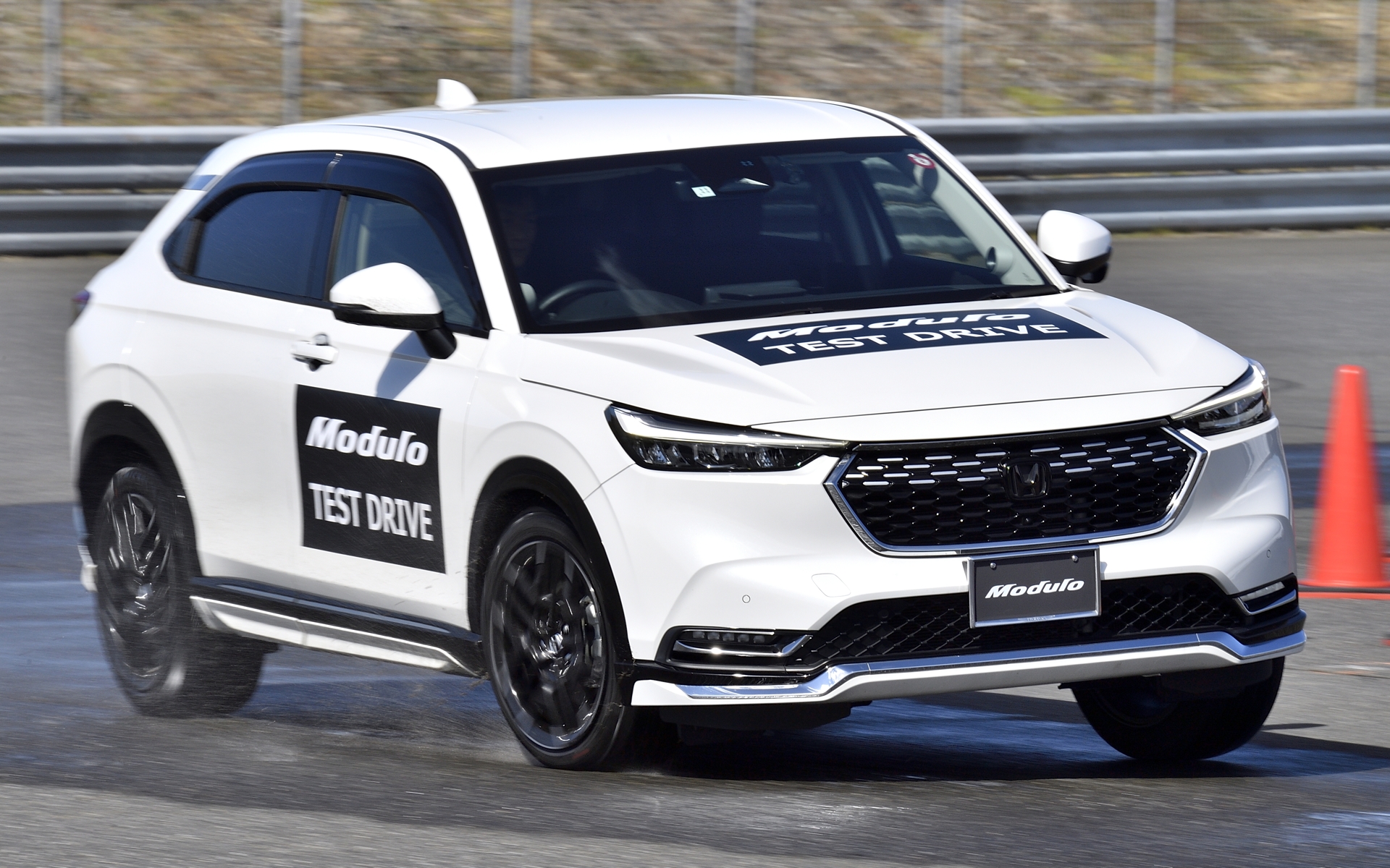 ホンダアクセスの18インチアルミホイール「MS-050」