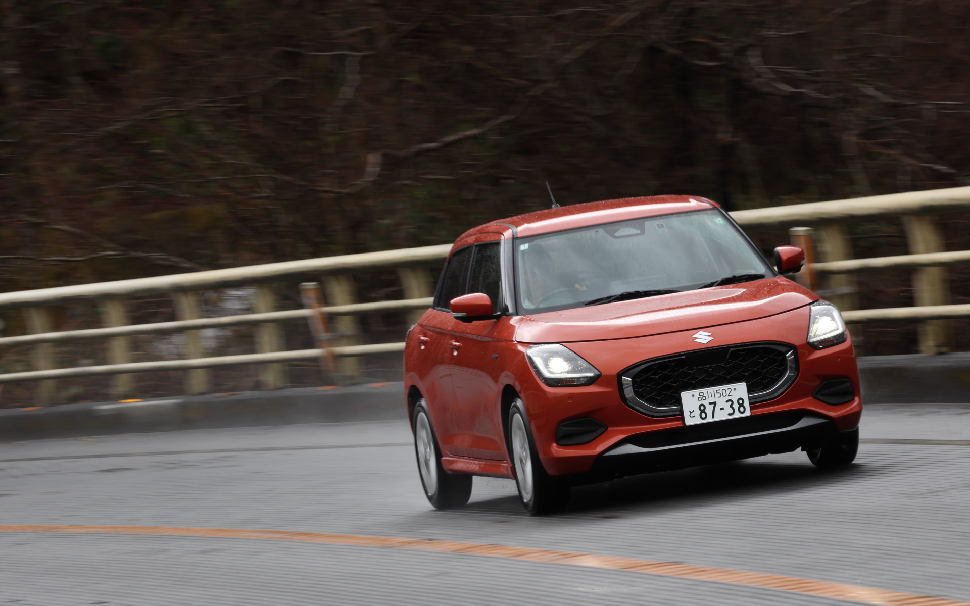 新型「スイフト」の5速MTモデルに試乗