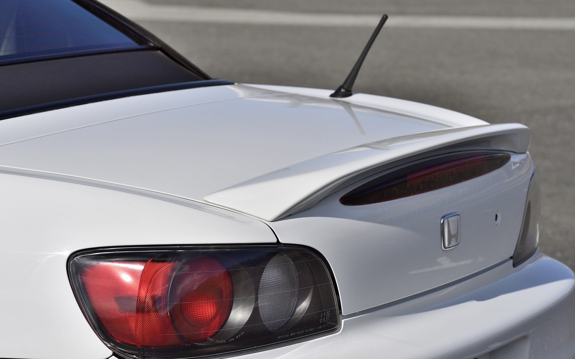 Moduloトランクスポイラー（当時の価格は3万8000円）