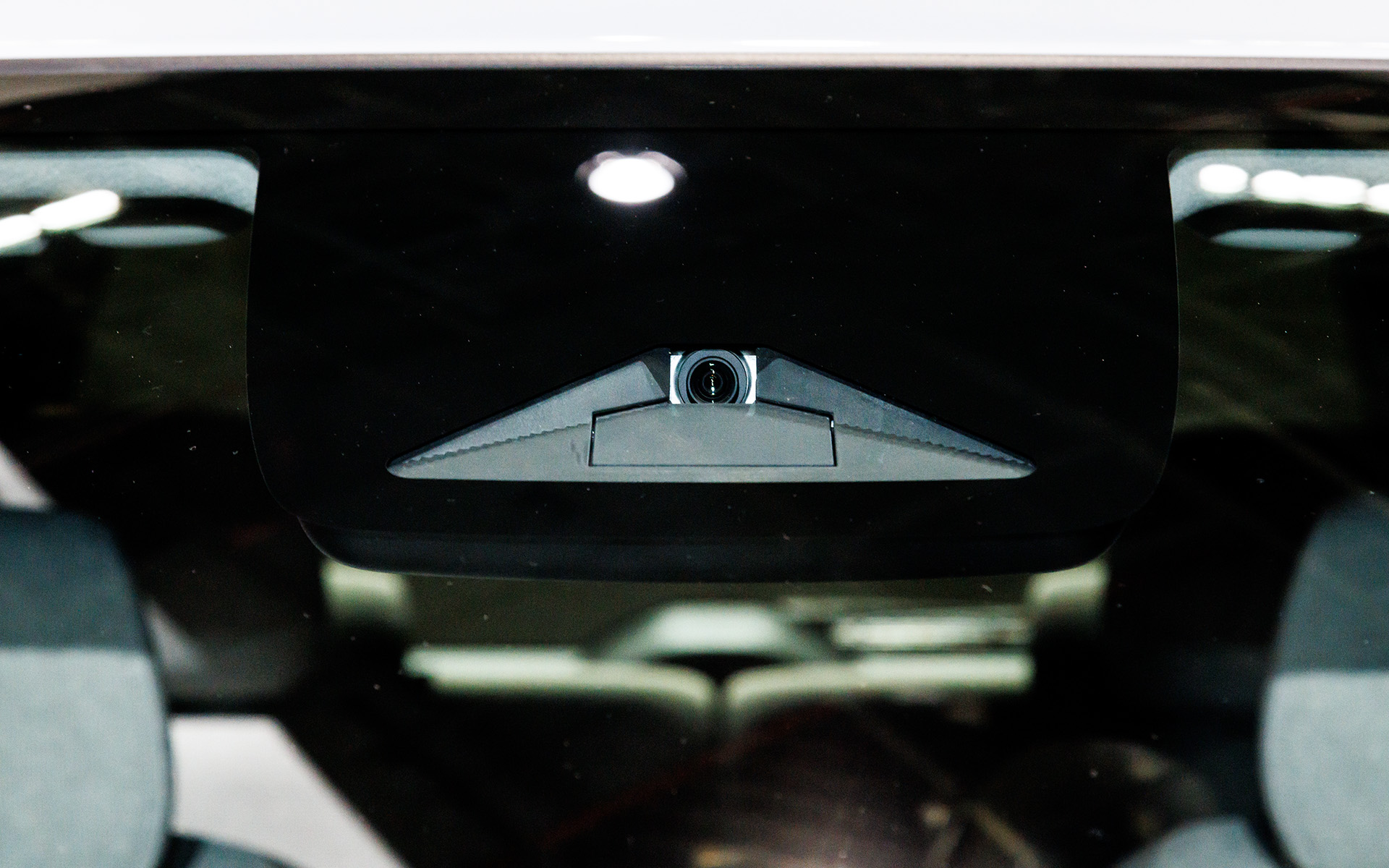 Honda SENSING用のカメラは単眼タイプ