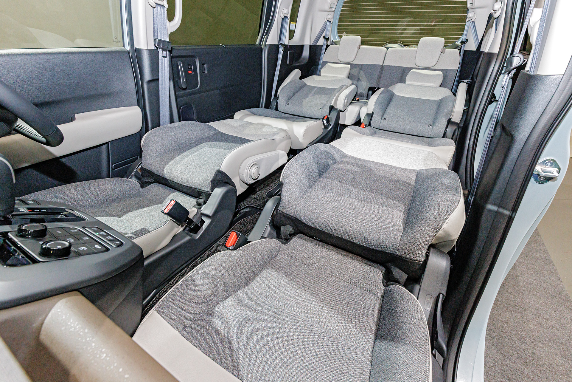 1列目と2列目、2列目と3列目でセミフラットも可能