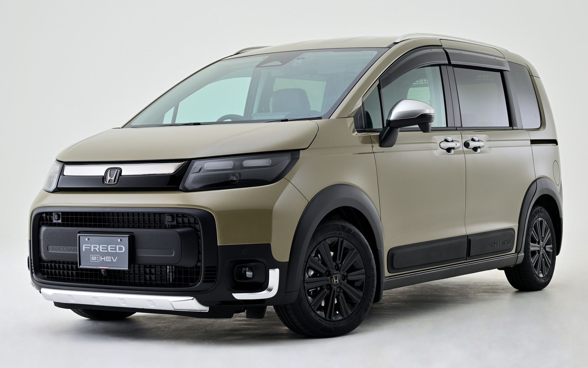 新型フリード クロスター 「Active-Tough Style（アクティブタフスタイル）」