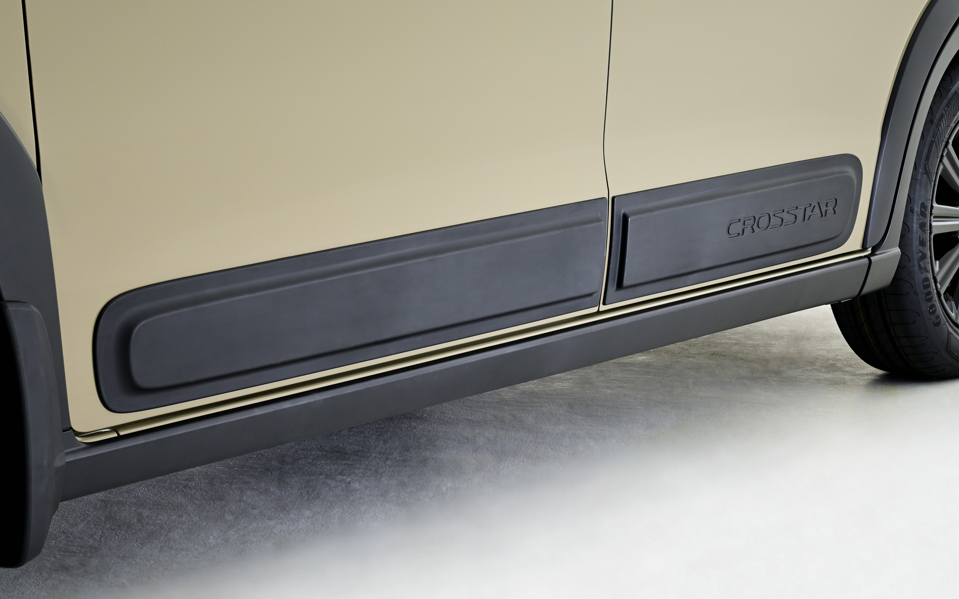 ボディサイドモール