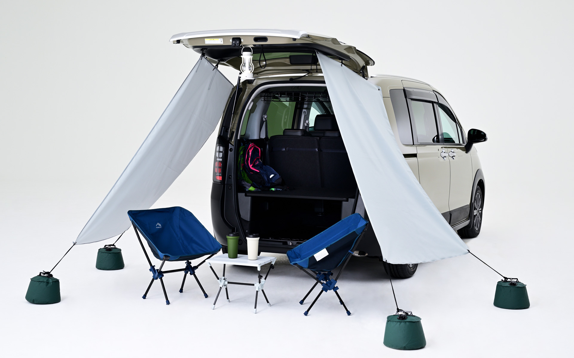 テールゲートタープ（サイド装着時）