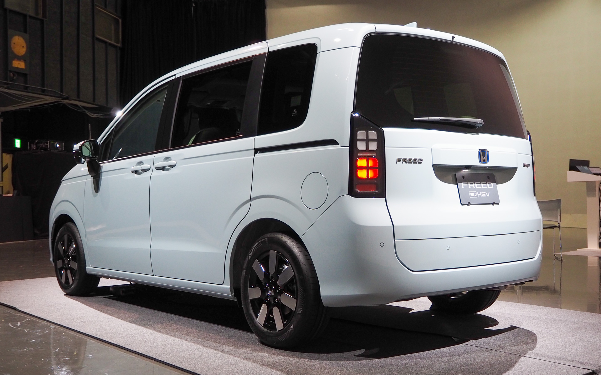 エアーのボディサイズは、4310×1695×1755mm（全長×全幅×全高）