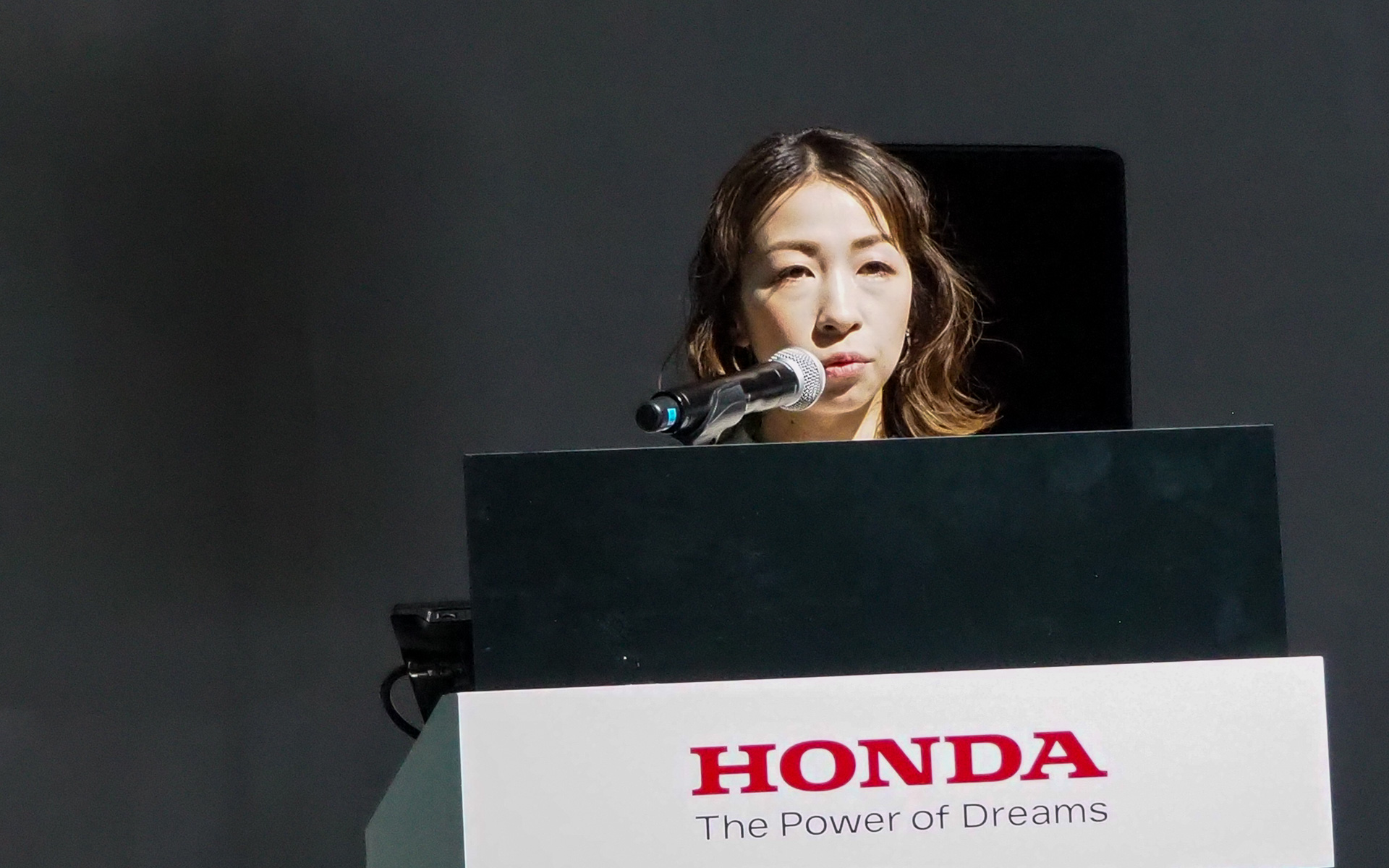 株式会社本田技術研究所 デザインセンター CMF担当 三輪あさぎ氏