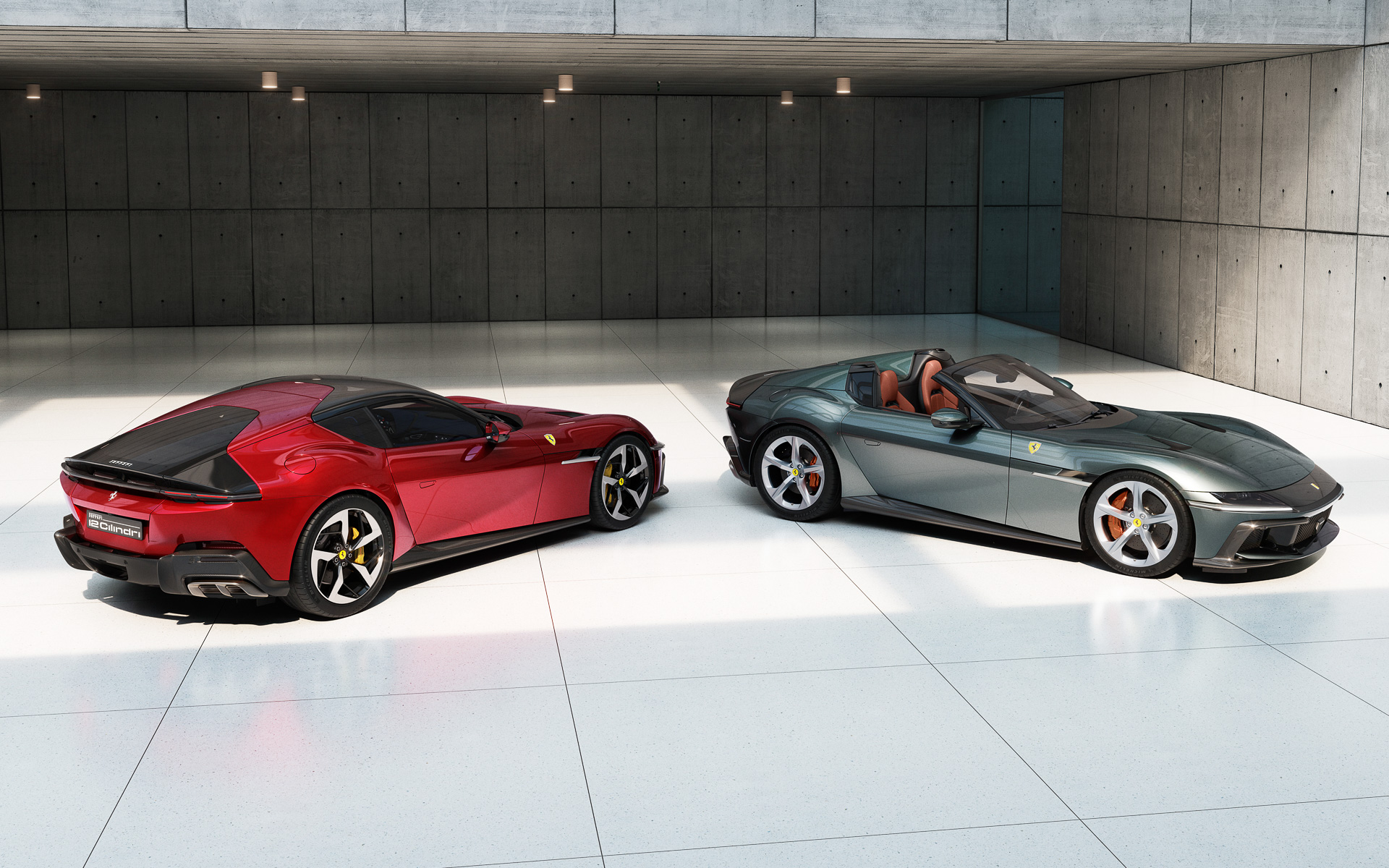 フェラーリの新型モデル「12チリンドリ」（左）と「12チリンドリ スパイダー」（右）