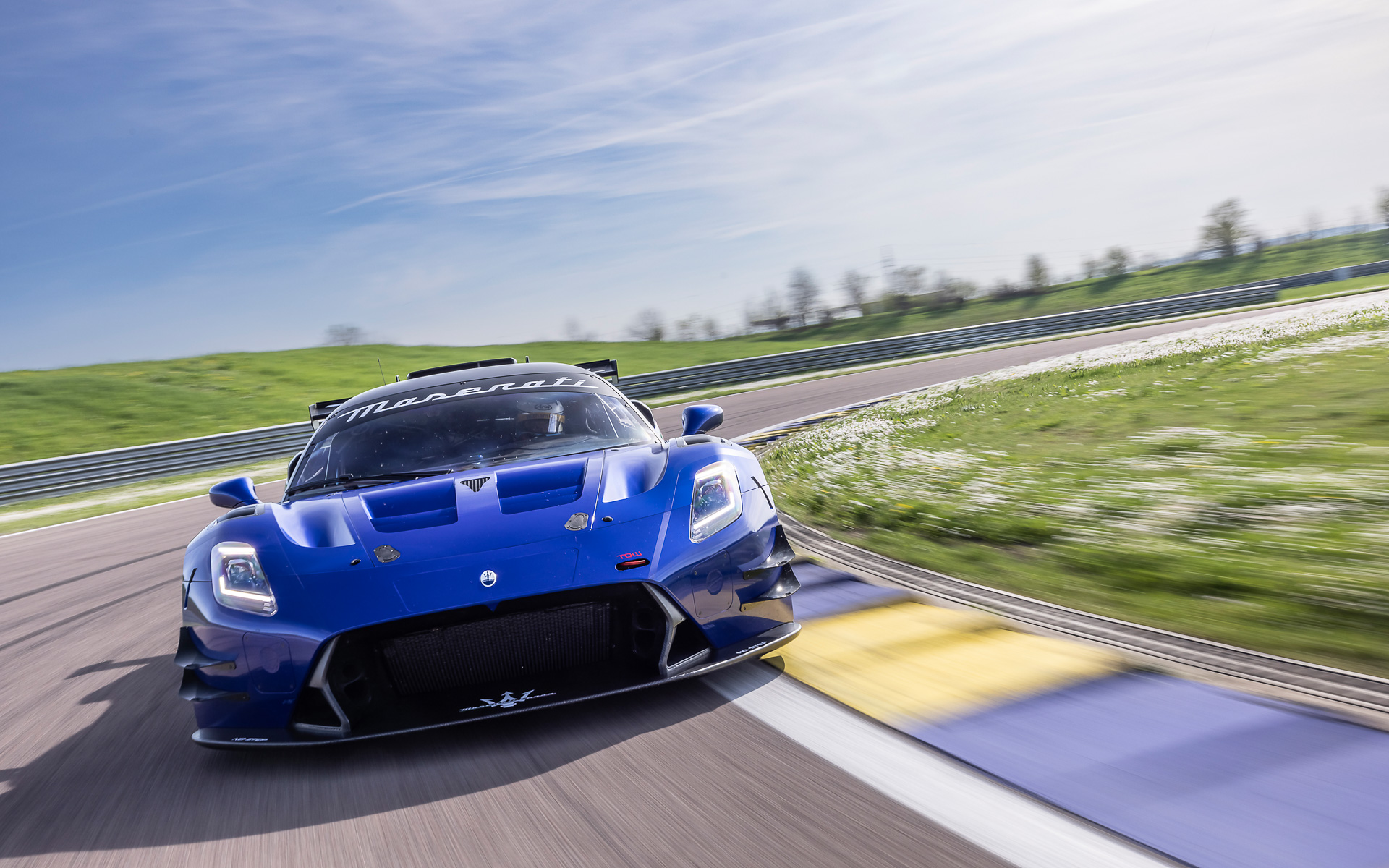 「マセラティGT2」にアウトドローモ・モデナで乗った