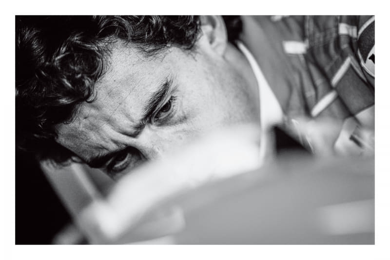 インプレス、アイルトン・セナの没後30年を記念した公認写真集「Ayrton」 6月3日に写真家・熱田護氏のサイン会を代官山 蔦屋書店で開催