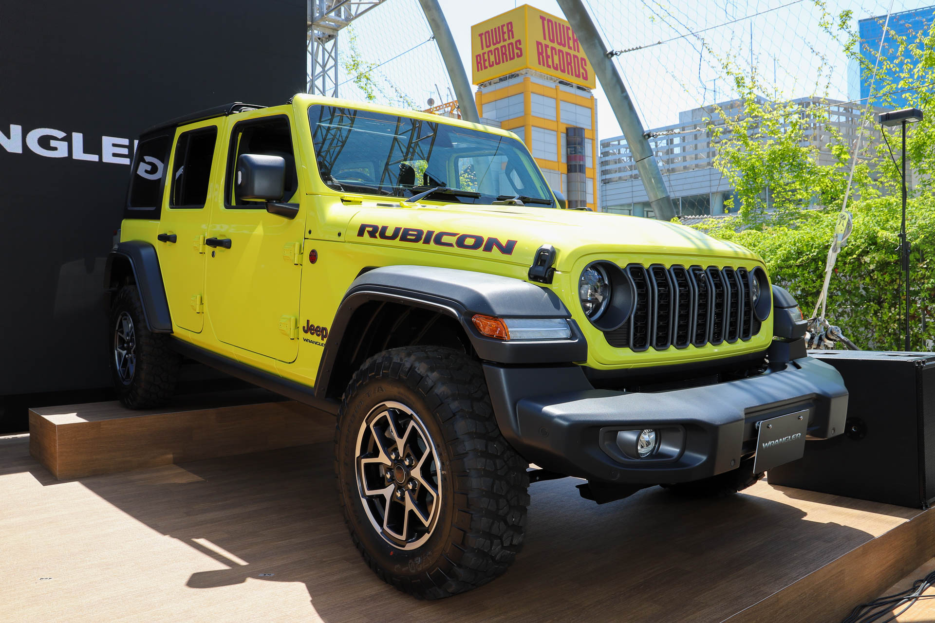 ラングラー アンリミテッド ルビコン ハイベロシティ。日本導入10台のみの限定モデル。5月17日までWebサイトにて抽選販売が行なわれている。価格は899万円