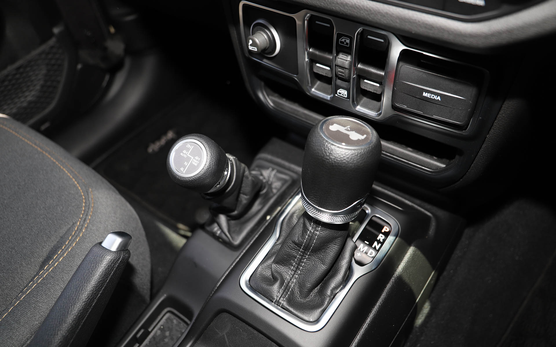 シフトと副変速機