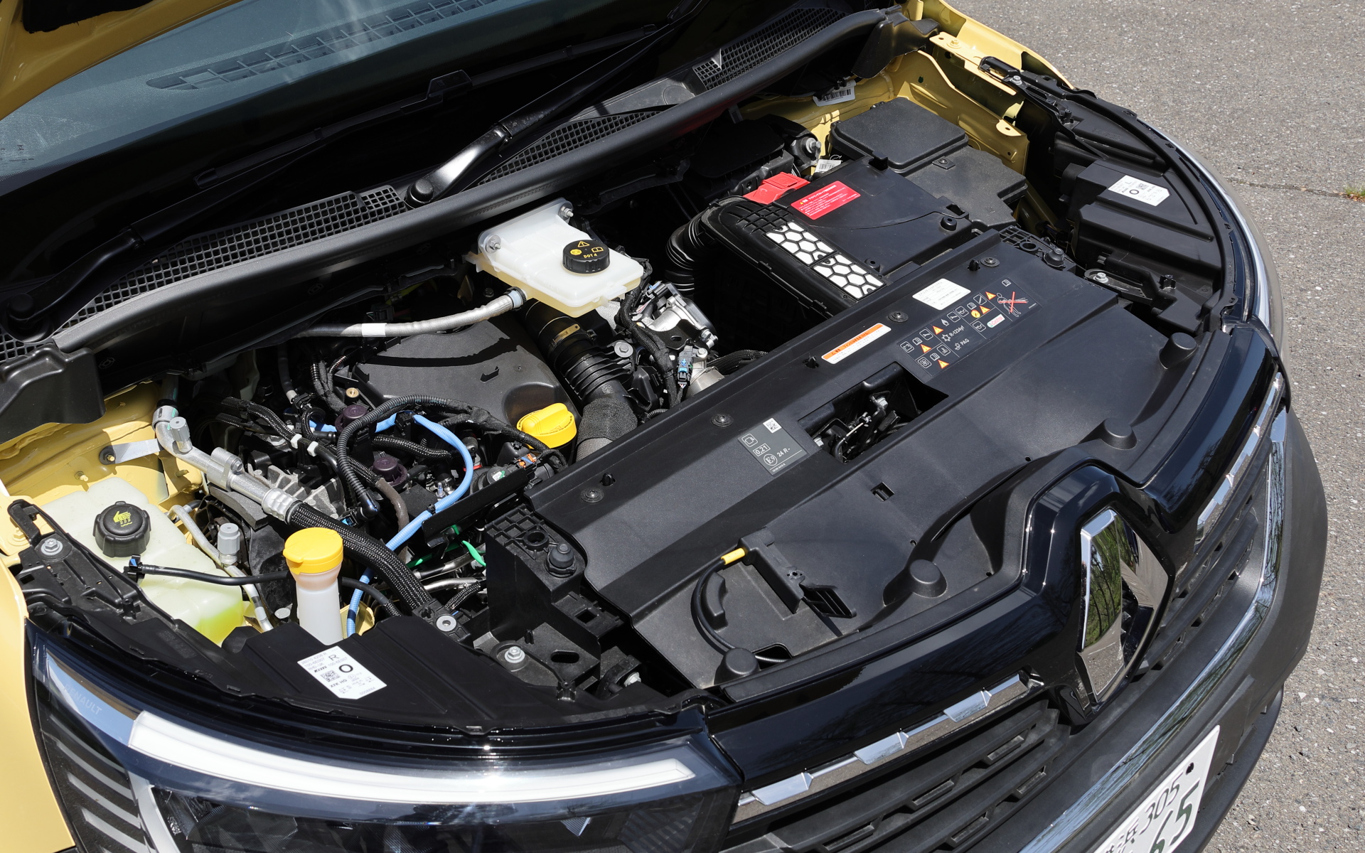 最高出力85kW（116PS）/3750rpm、最大トルク270Nm（27.5kgfm）/1750rpmを発生する直列4気筒SOHC 1.5リッターディーゼルターボエンジン搭載モデルでお出かけ。トランスミッションは7速EDC