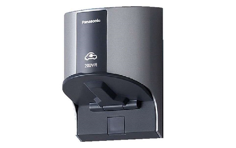 ビックカメラが設置する自宅用充電器（コンセントタイプ）