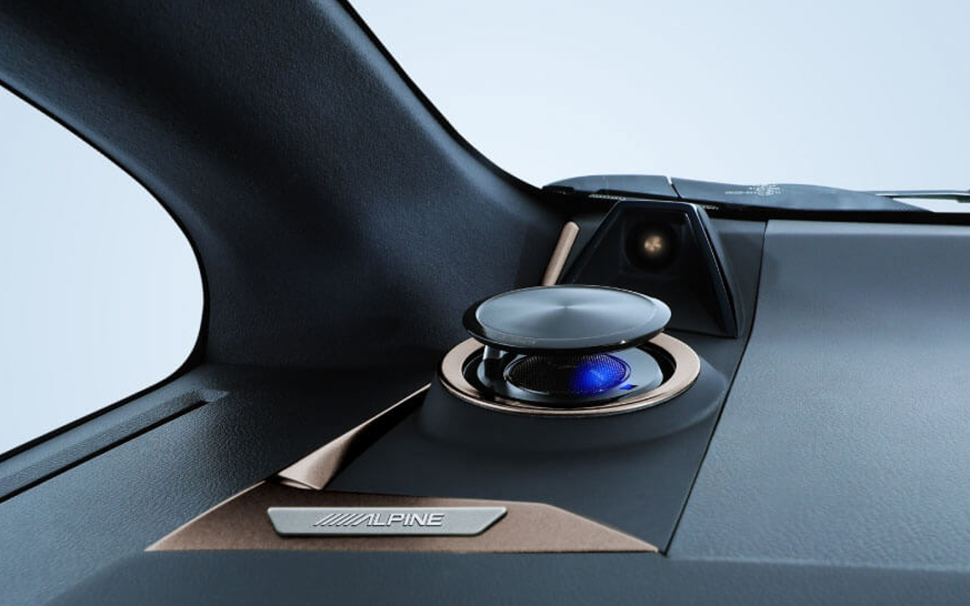 アルファード/ヴェルファイアのインテリアに合わせた品質を実現