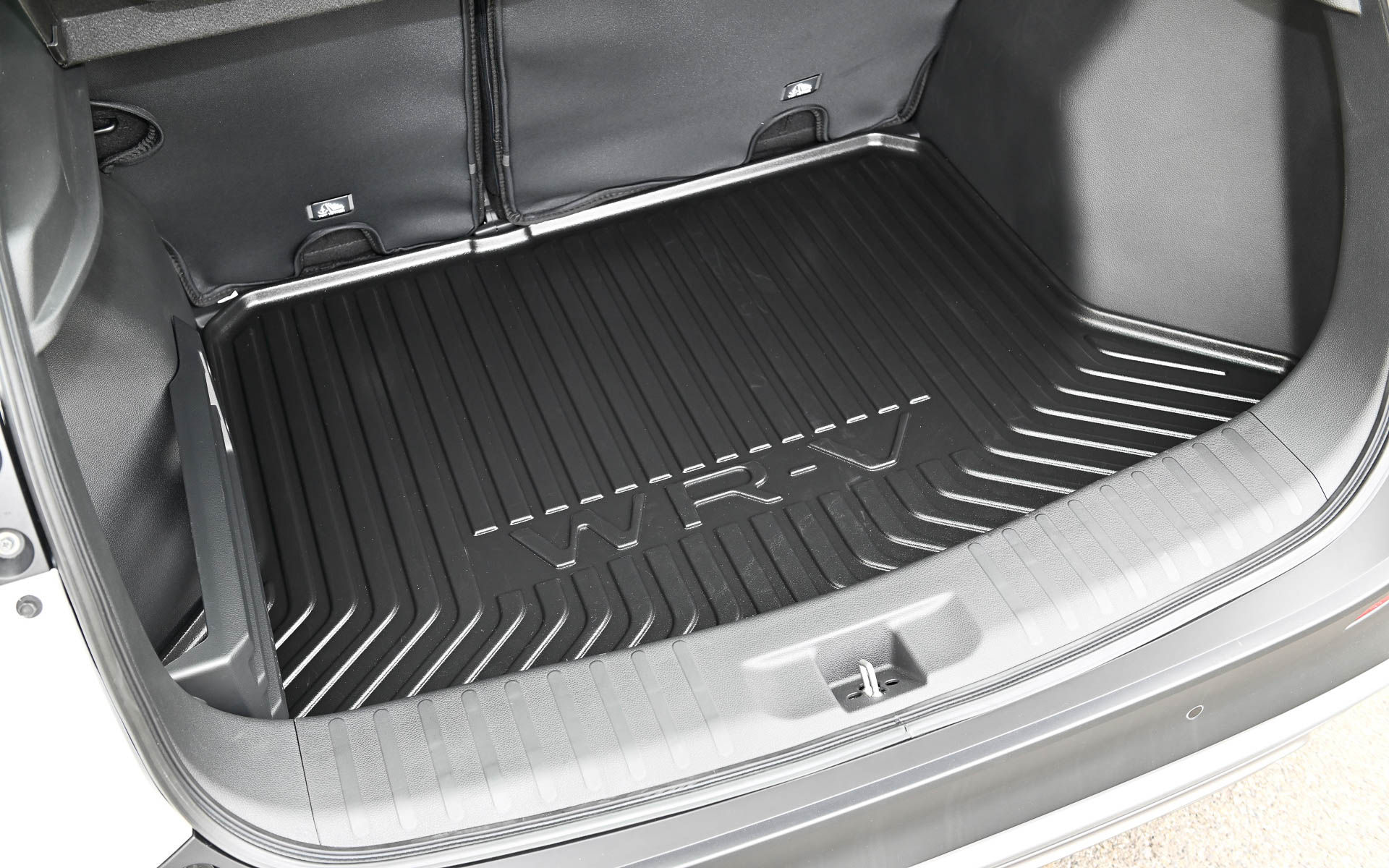 ラゲッジトレー