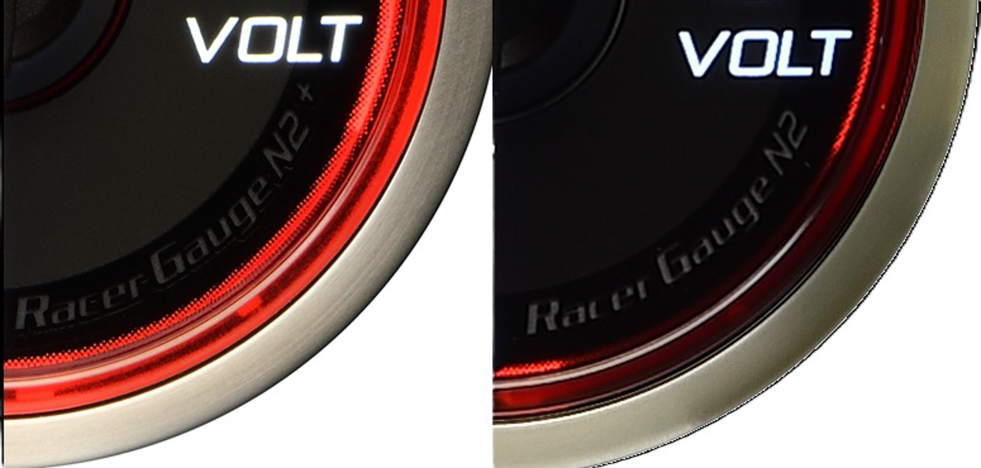 左が新製品、右が前モデル。先代φ52シリーズは、文字板外周の加飾が内部構造上360度発光できなかったが、レーサーゲージ N2＋は全ての機種で加飾部分360度発光を可能にした