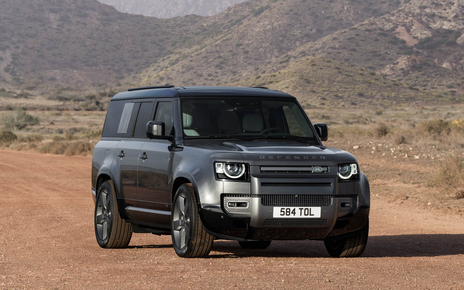 ディフェンダー 130 V8