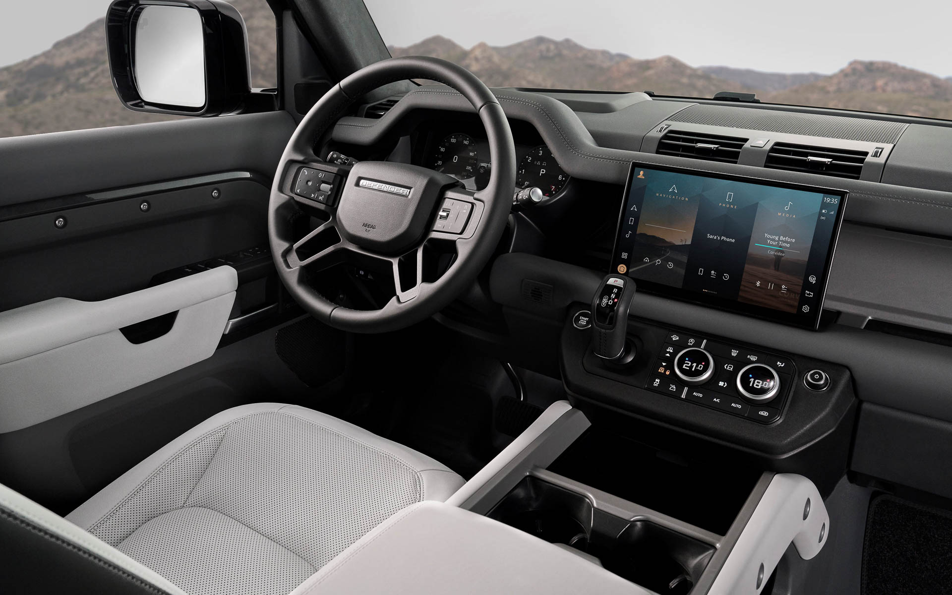 ディフェンダー 130 V8