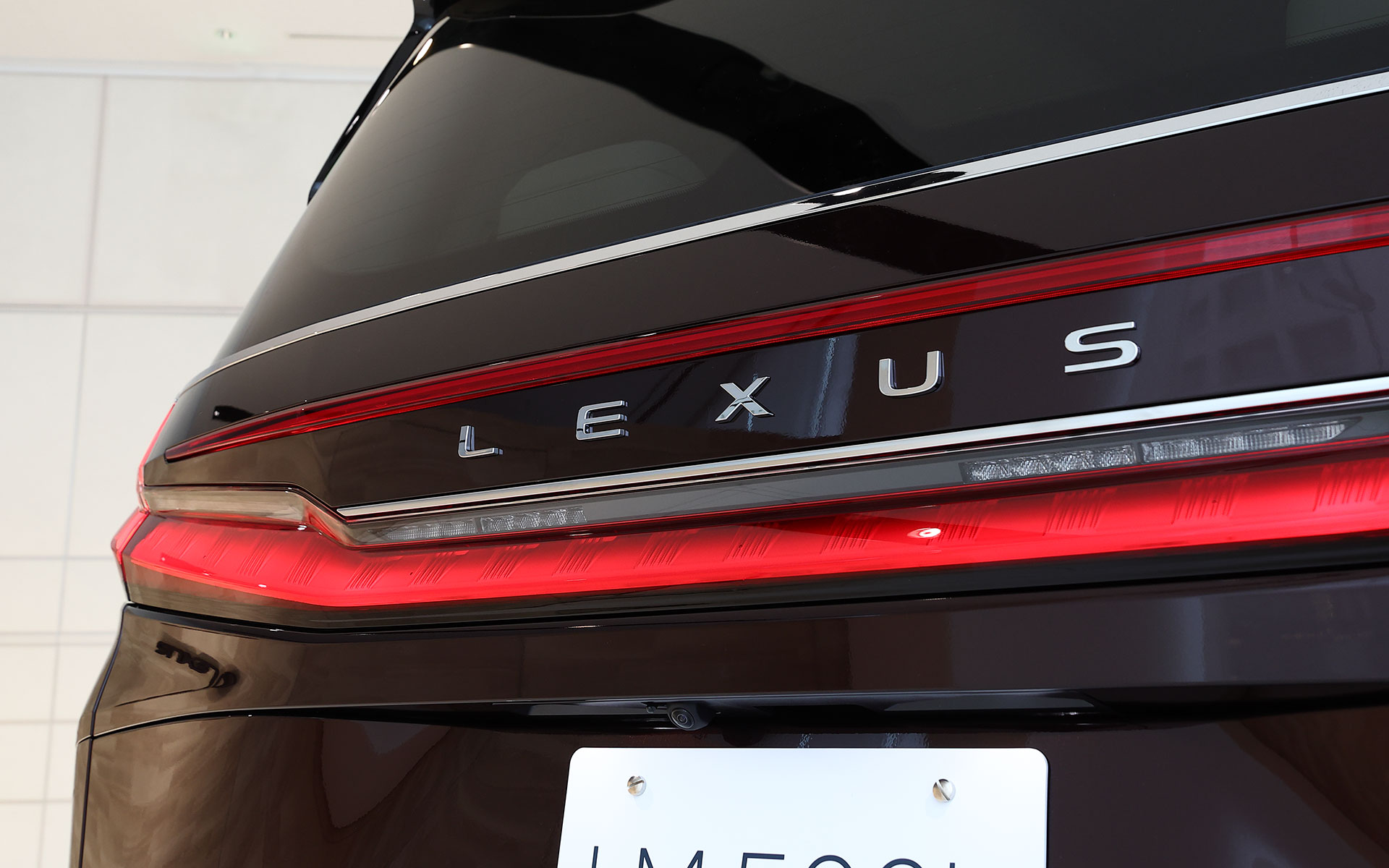 ボディサイドのプレスラインがテールゲートまでつながっている