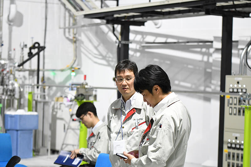 ナノテラスを用いた研究開発の様子