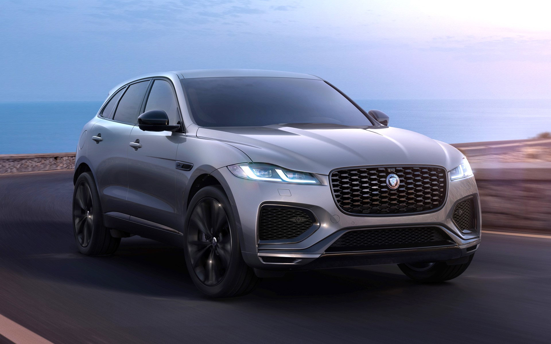 ジャガーのブランド90年を称える特別グレード「F-PACE R-DYNAMIC SE 90THアニバーサリーエディション」