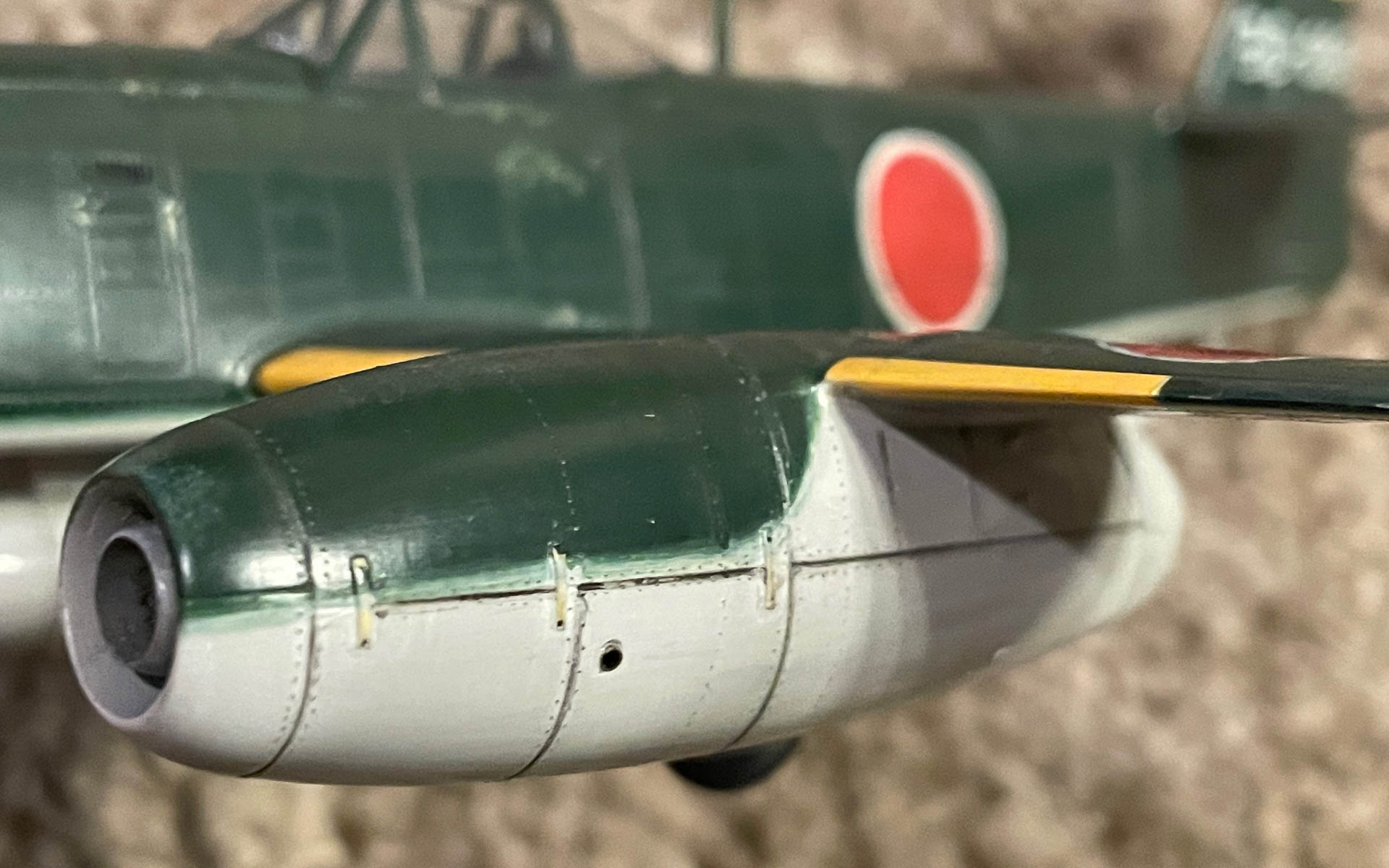 エンジンはBMW003をお手本としてよりコンパクトに開発された「ネ20」型で推力は475kgと小さかった。Me262は900kg