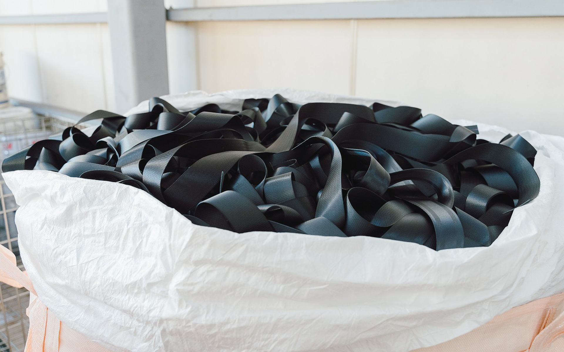 Think Scrapが取り扱うシートベルト端材