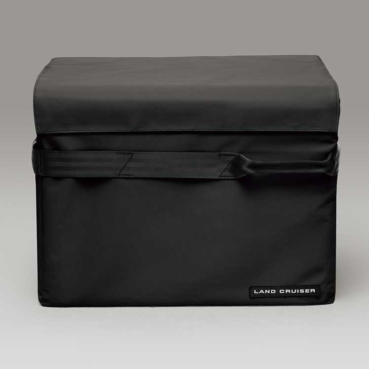 カラーはベージュのほかにブラックも設定