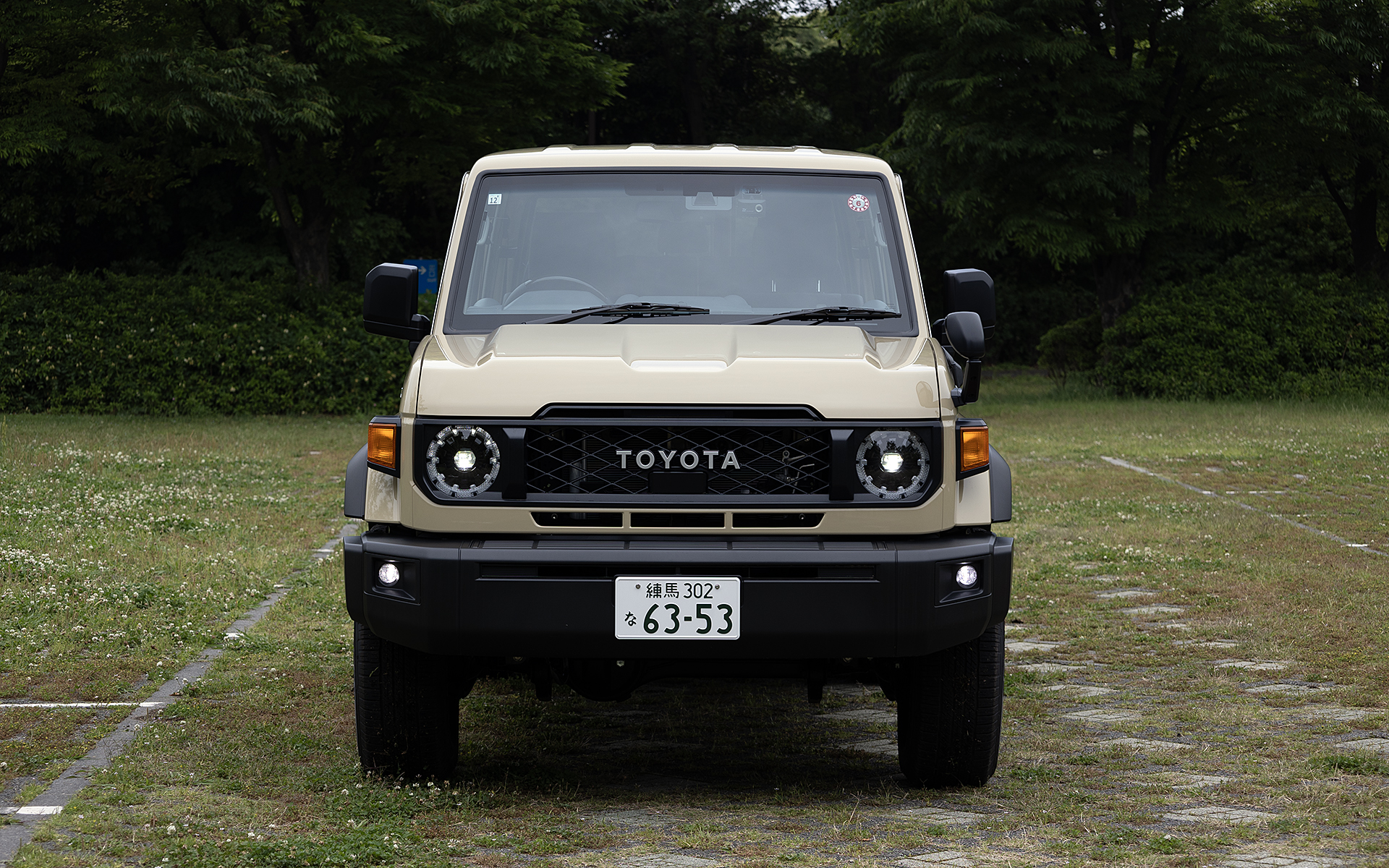 バンパーにはLEDフロントフォグランプが付く