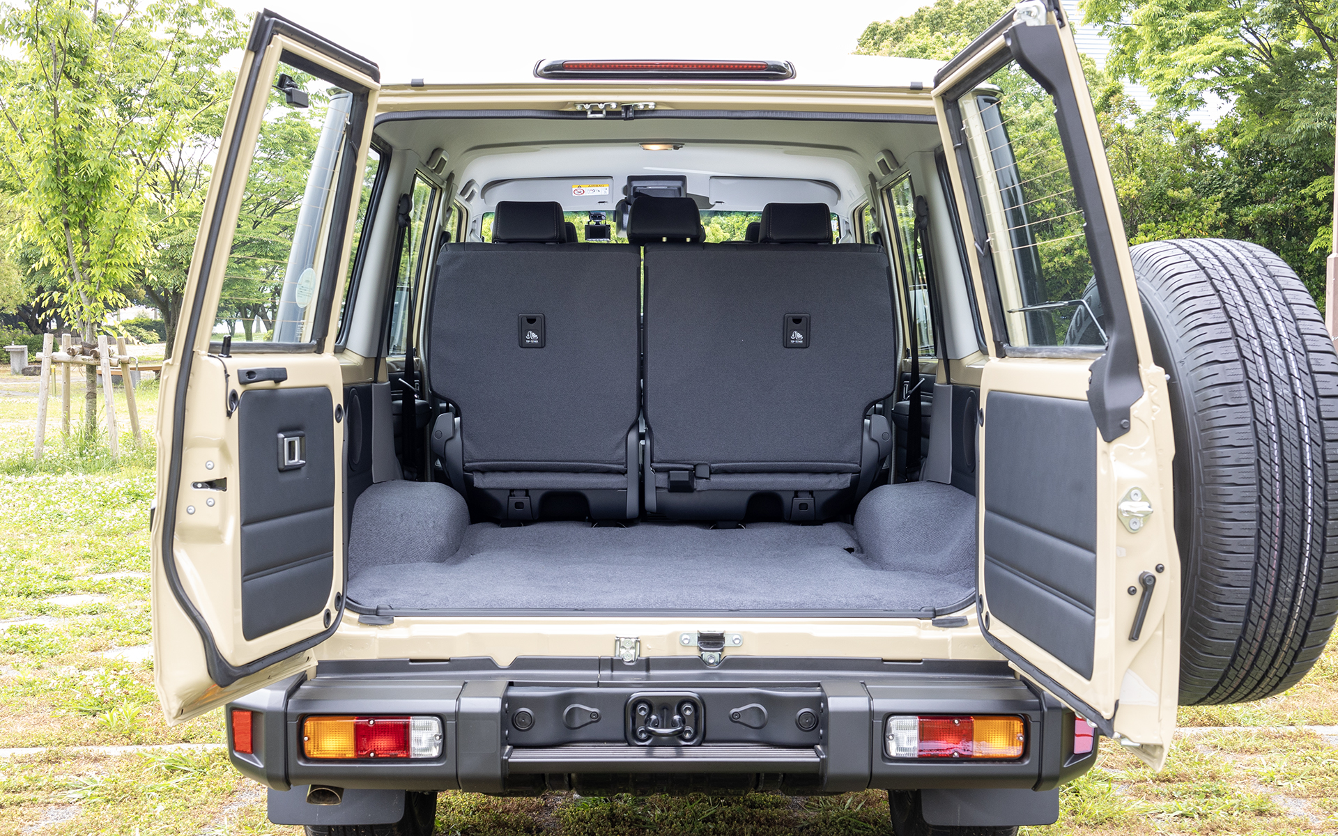 後席のアレンジ。フル乗車の状態