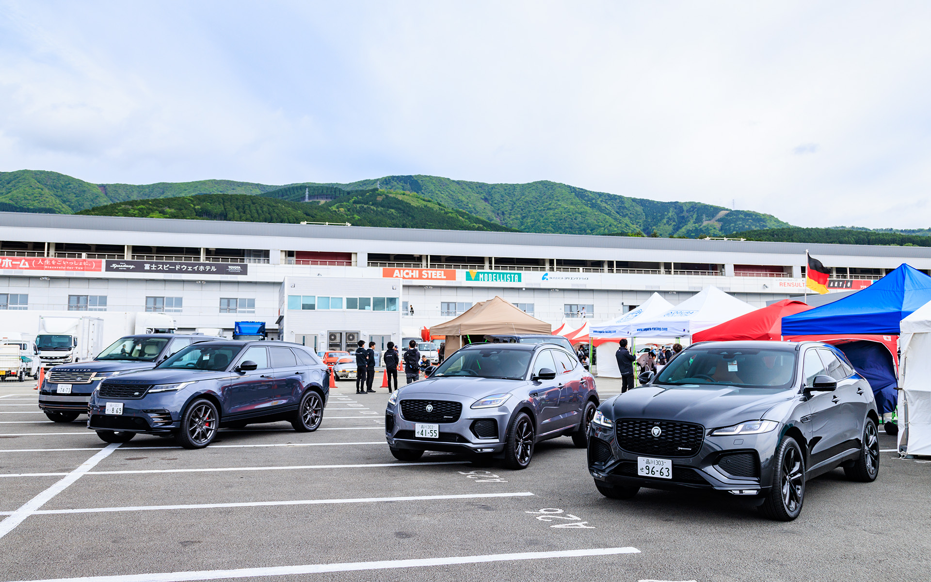 ジャガーやランドローバーの最新モデルの展示も行なわれていた