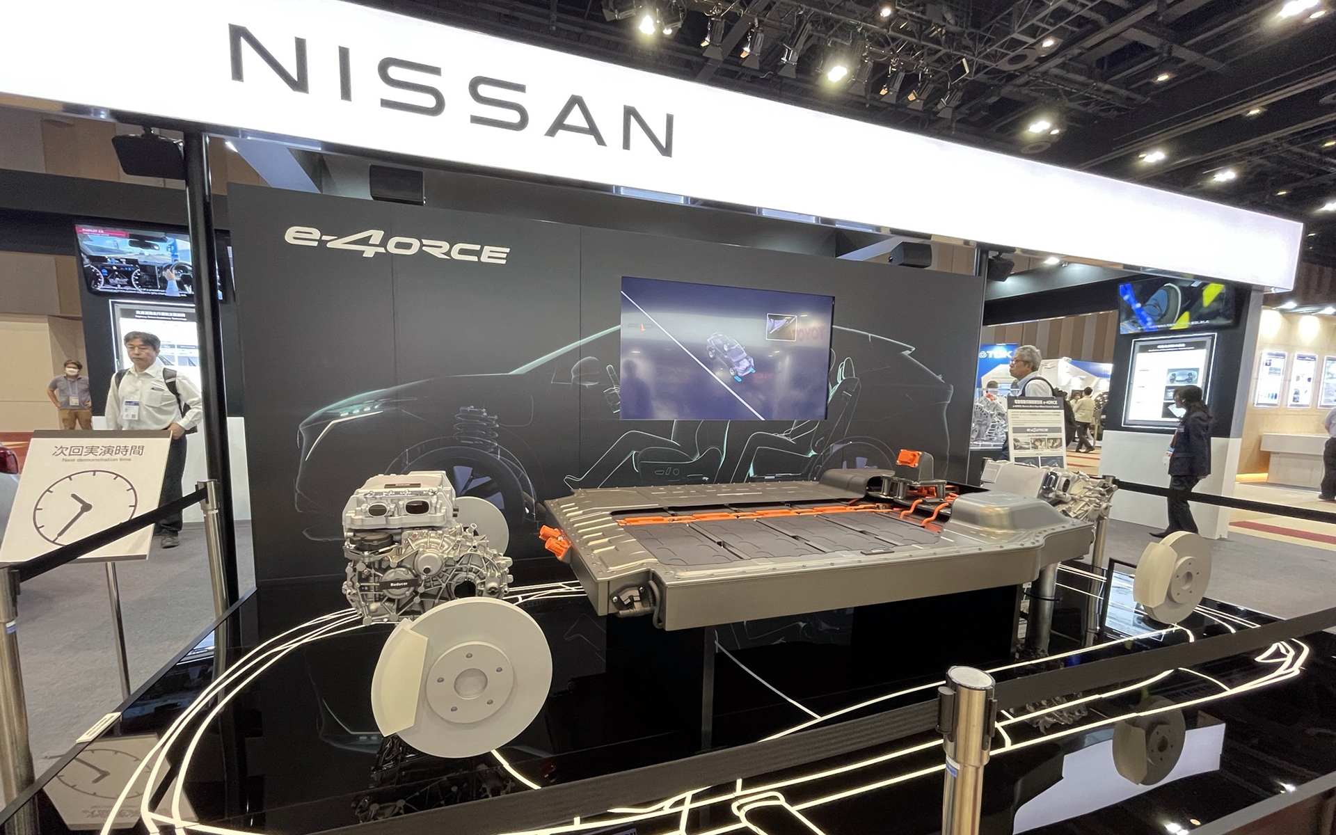 電動駆動4輪制御技術「e-4ORCE」の構造が分かる展示